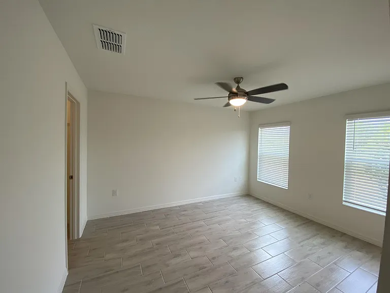 1132 Papaya Cir — Photo 7