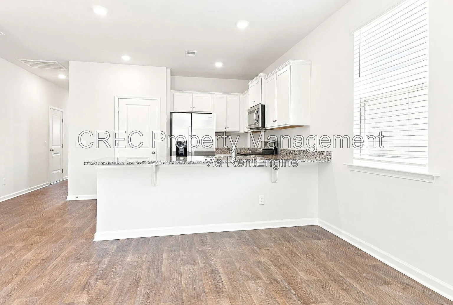 4 bed, 2.0 bath, 1474 sqft, $2,300 — Photo 2