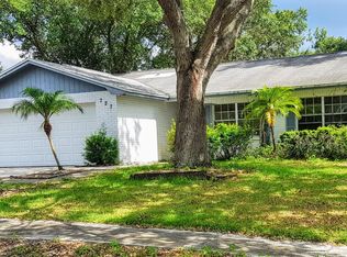 727 Breezy Dr, Brandon, FL 33511