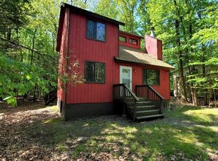 988 Goose Pond Rd, Lake Ariel, PA 18436