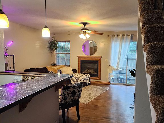 3rd image of 260 Coventry Ct Unit 18