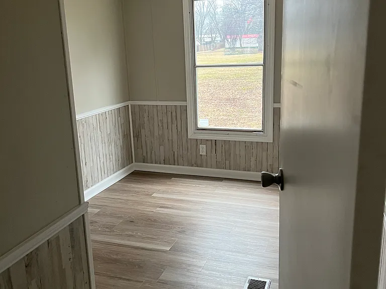 125 Maplewood Dr — Photo 5