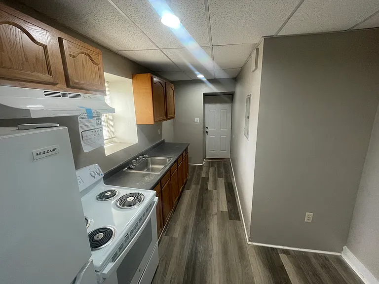 755 W Lincoln Highway — Photo 6