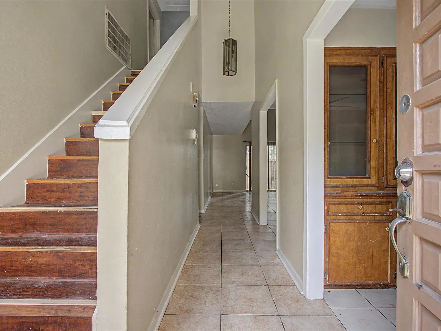 3 bed, 2.5 bath, 2461 sqft, $1,950 — Photo 3