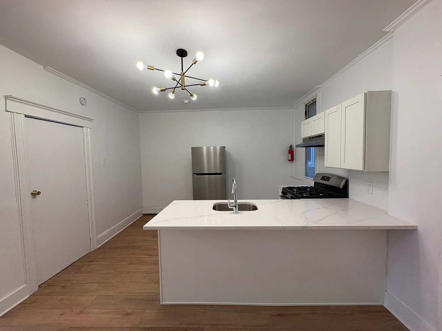 1 bed, 950 sqft, $1,850 — Photo 4