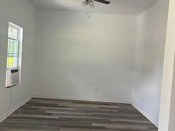 4th image of 5855 Sycamore Ave