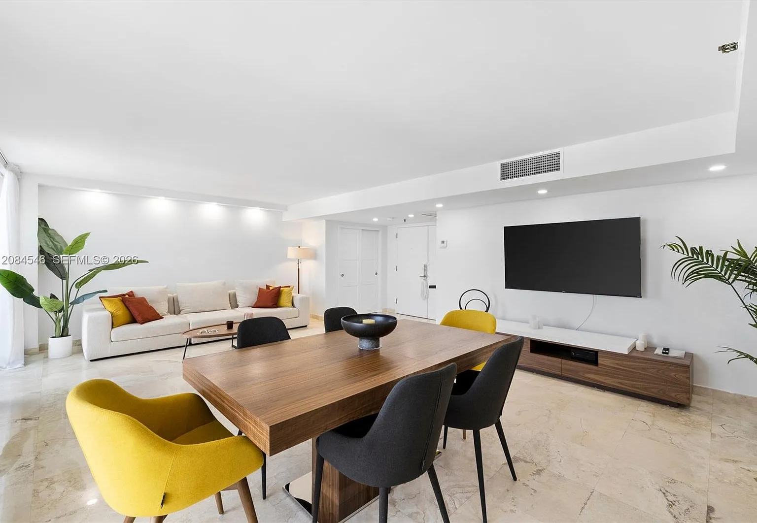 The Riviera Condo — Photo 3