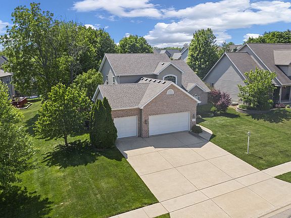 3rd image of 729 S Prairieview Dr