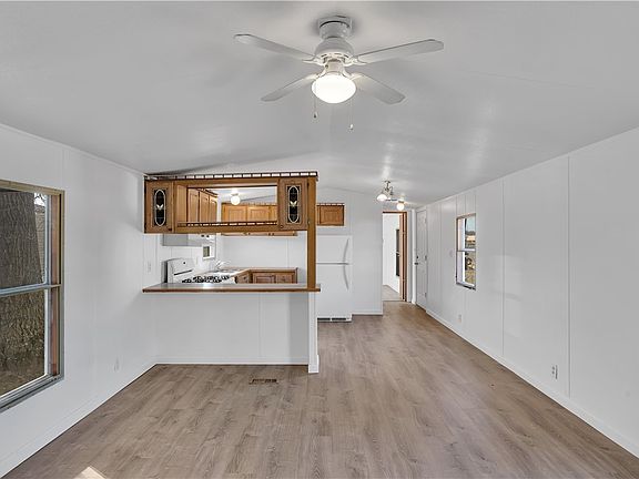 3rd image of 246 Carol Dr