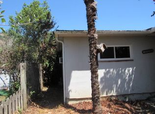 413 NE Johnson St, Myrtle Creek, OR 97457