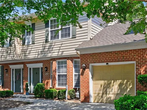 5812 Echingham Dr, Virginia Beach, VA 23464
