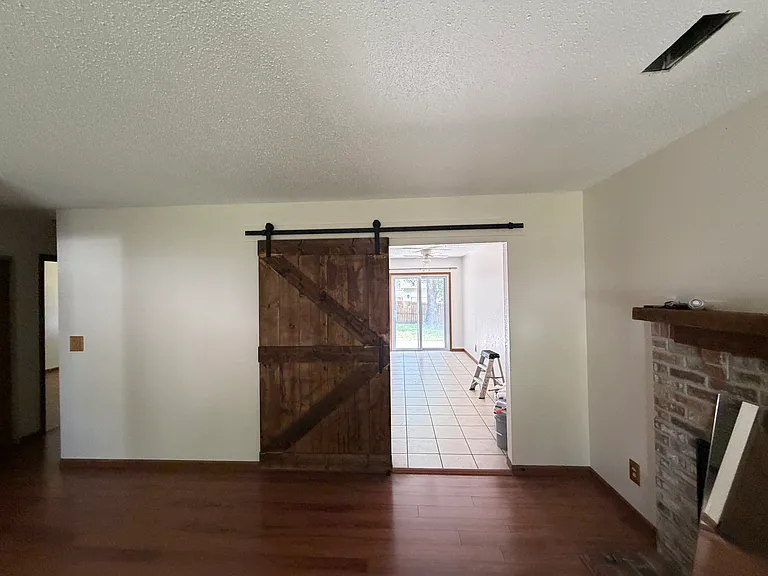 24 Twin Oaks Dr — Photo 6
