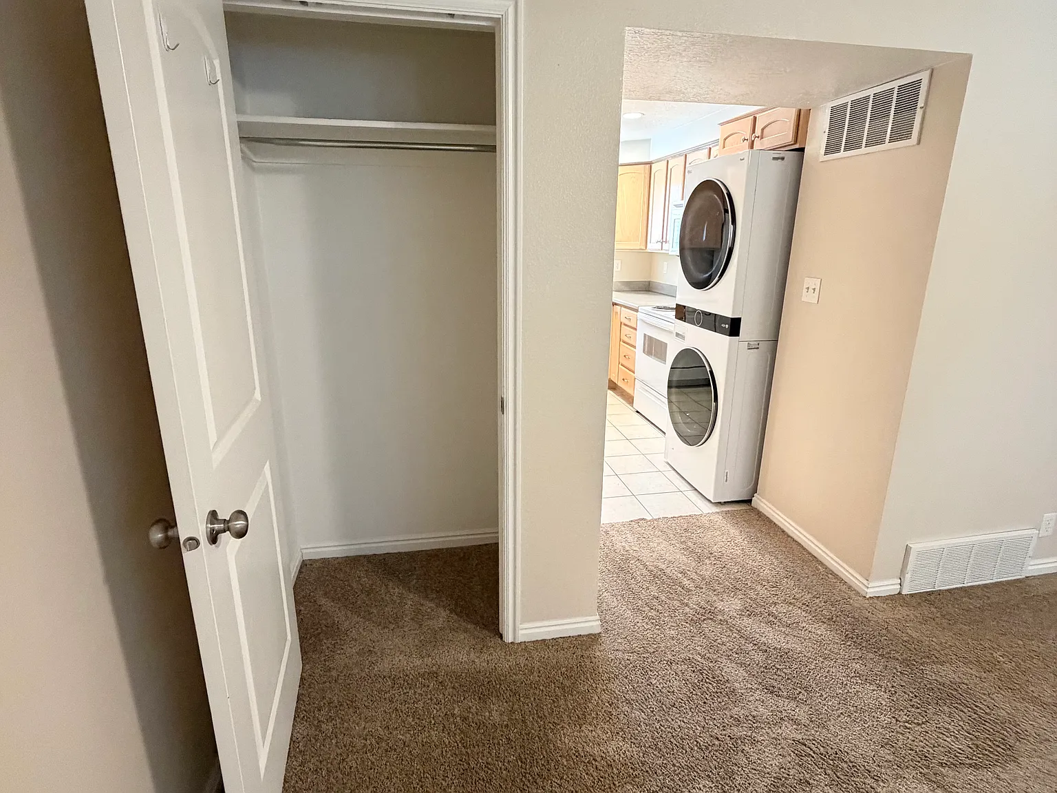 2 bed, 850 sqft, $1,250 — Photo 3