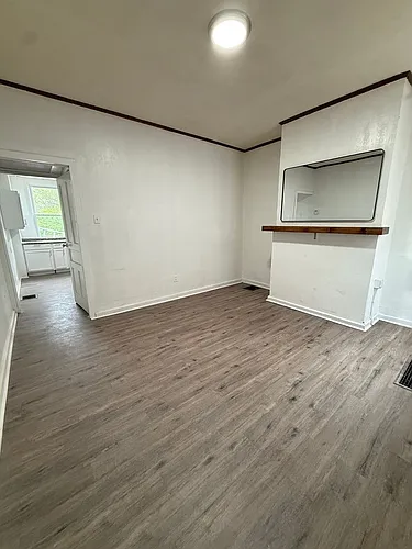 1104 Langtry St Photo 1
