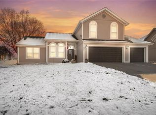 1806 White Tail Ln, Liberty, MO 64068