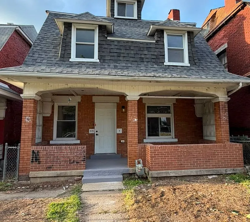 215 Moore Ave