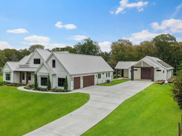 7020 Terry Ln, Richmond, TX 77406