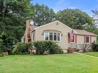 24 Lindor Rd, North Reading, MA 01864