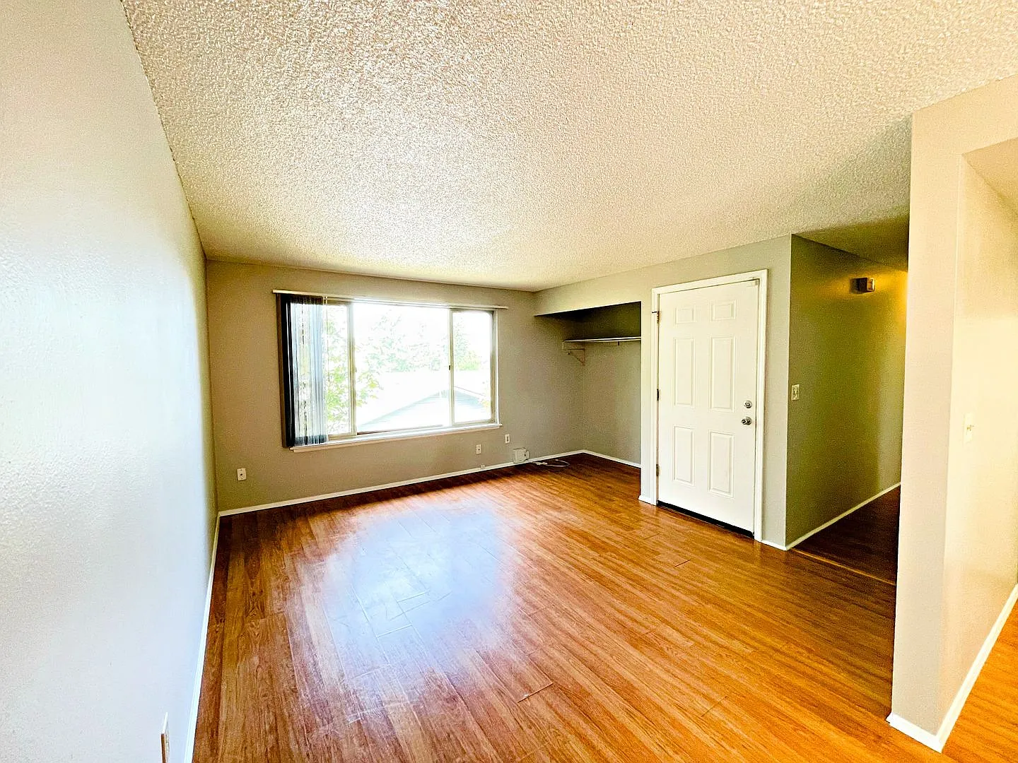 W. Beech St (6130)(m) — Photo 2