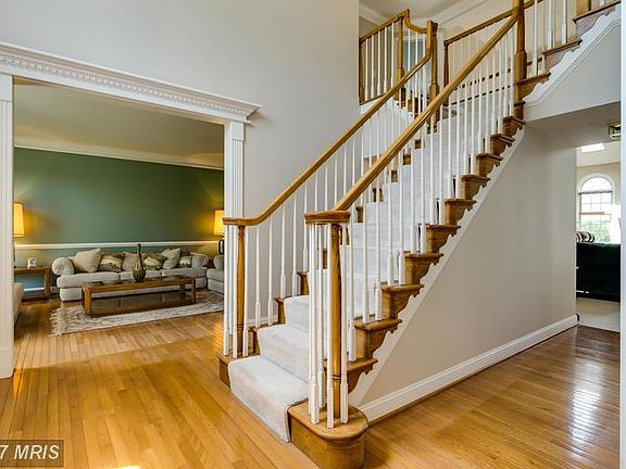 4th image of 3836 Park Lake Dr