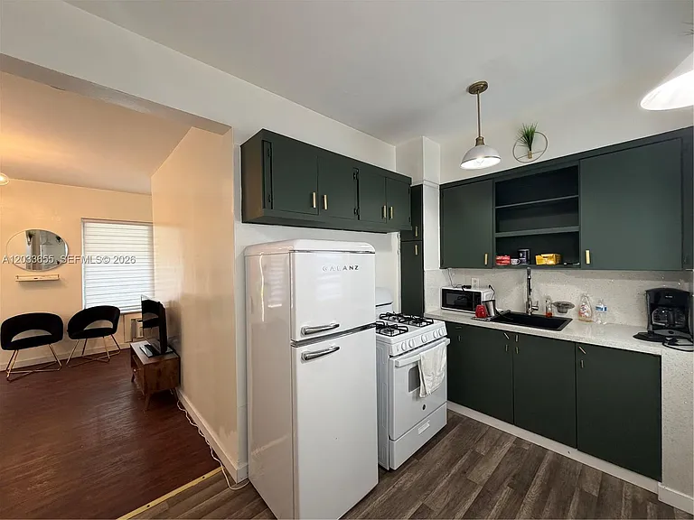 8420 Byron Ave #6 — Photo 12