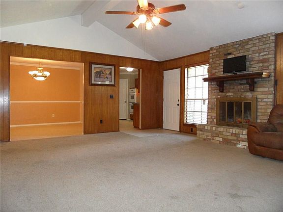 2nd image of 1809 Kensington Dr