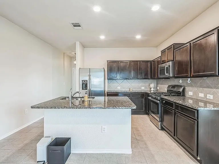 Black Granite Dr — Photo 11