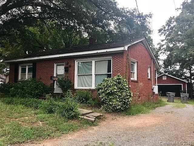 2nd image of 2624 Catalina Ave