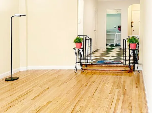300 W 53rd St APT 4K, New York, NY 10019