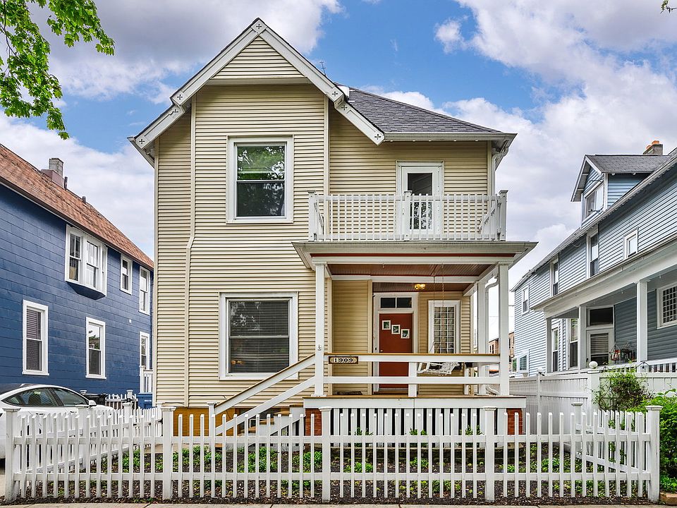 1st image of 1909 W Leland Ave