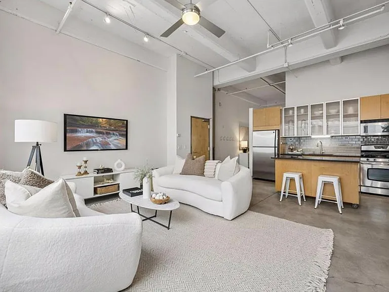 700 Washington Ave N #419 — Photo 6