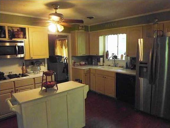 4th image of 922 Mamie Dr