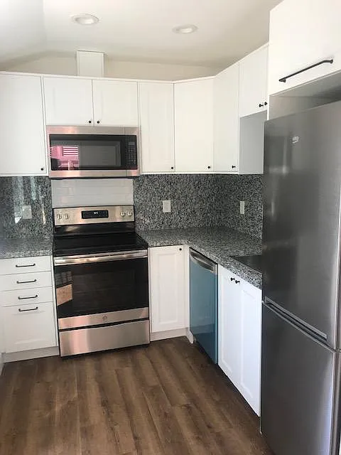 Studio, 360 sqft, $1,475 — Photo 2
