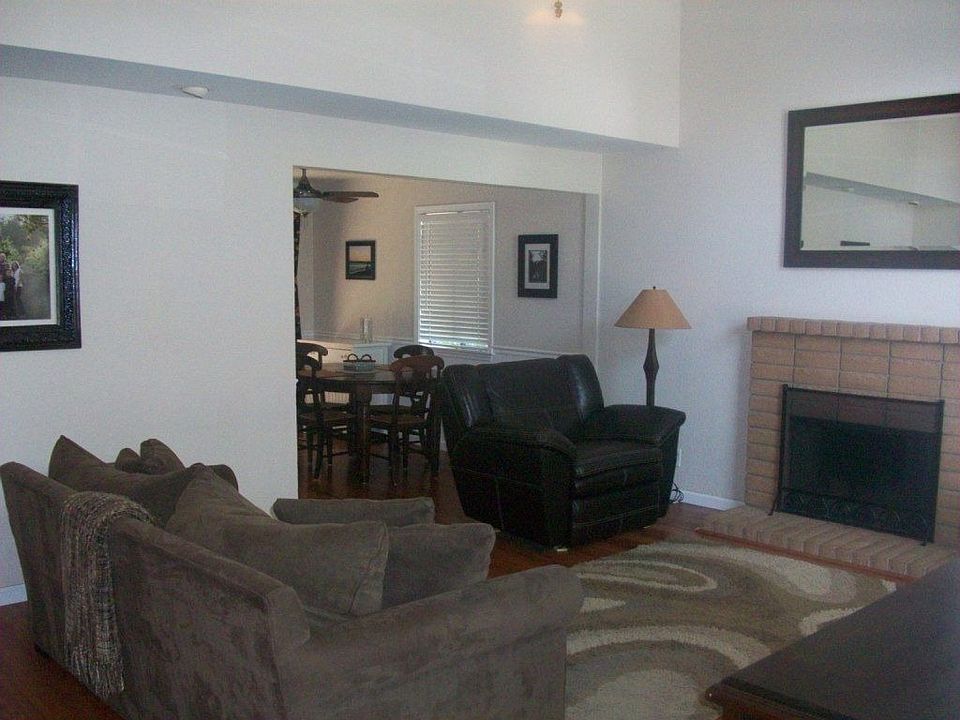 1st image of 225 N Central Ave