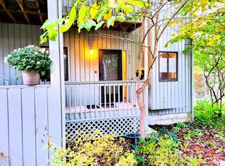 7036 Woodmere Dr, Athens, OH 45701