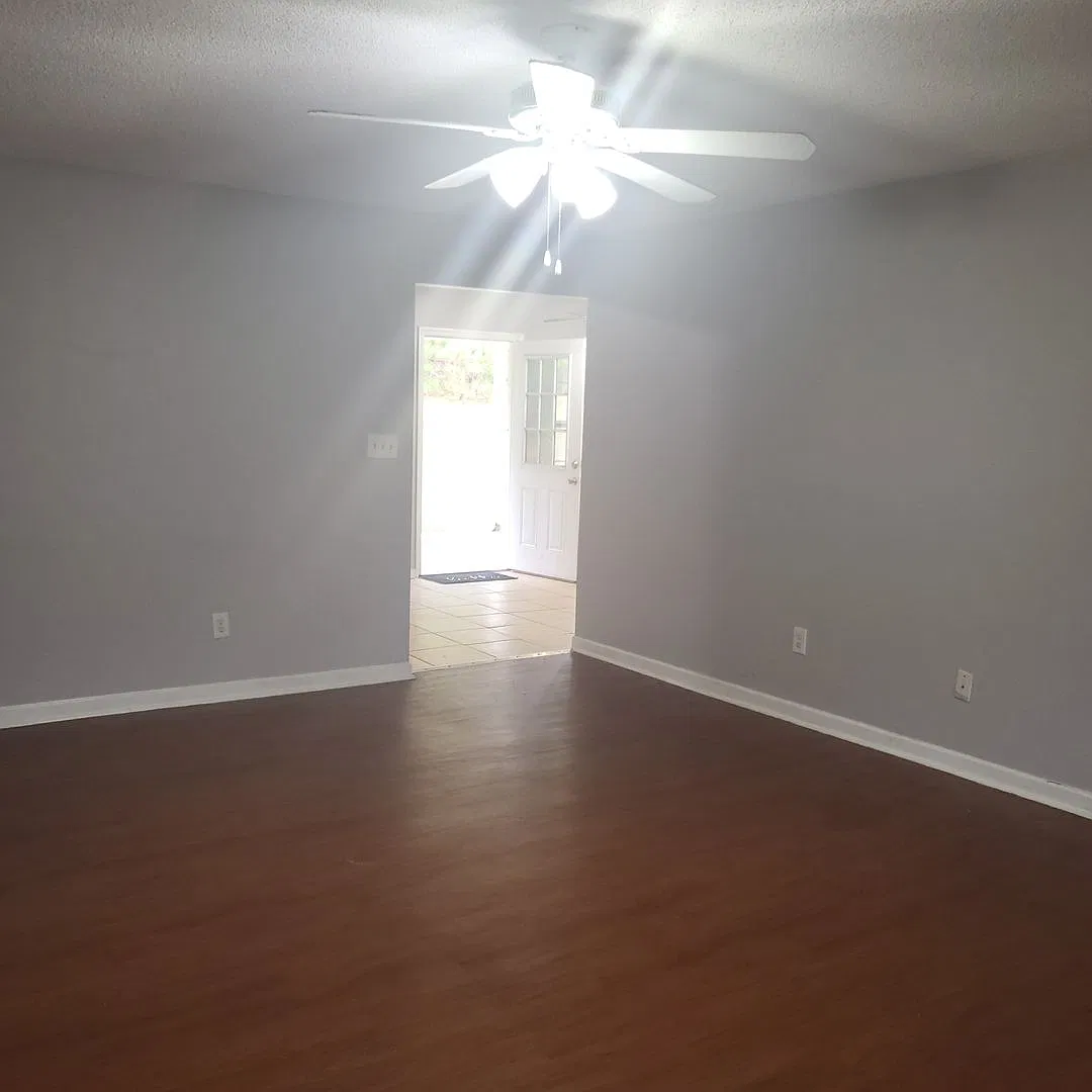 714 Macey — Photo 3