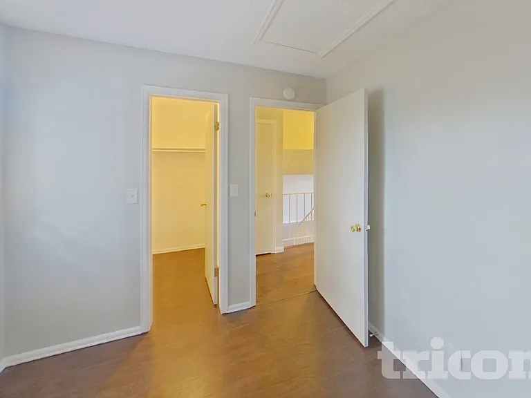 6845 Parkridge Ct — Photo 11