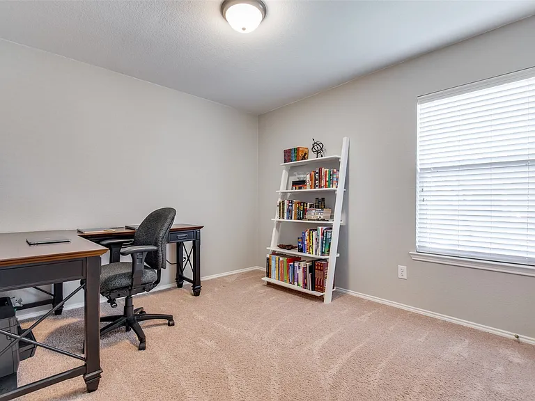 1900 Juniper Dr — Photo 21