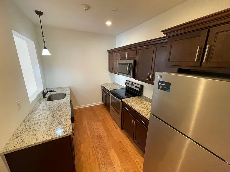 99 Pine Street — Photo 5