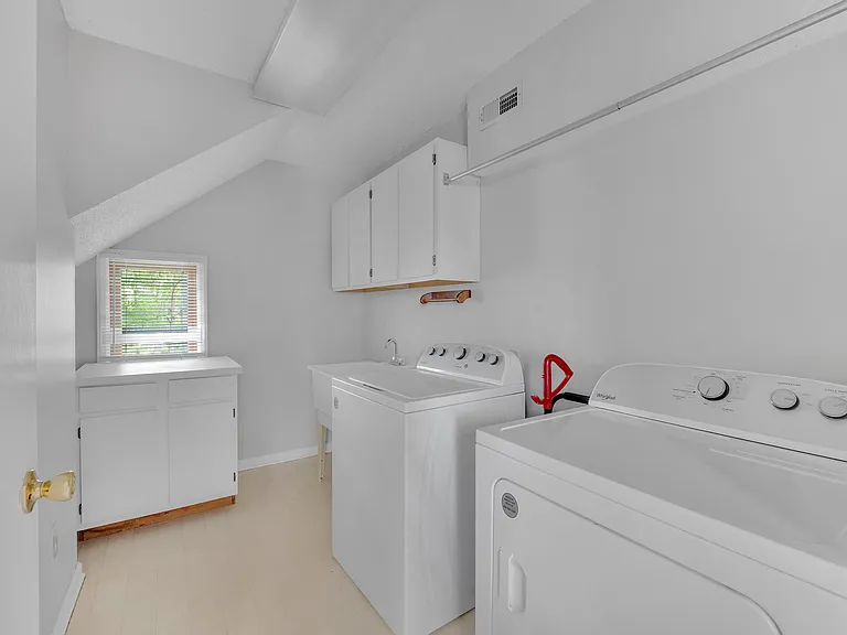 Knollwood Ct — Photo 7
