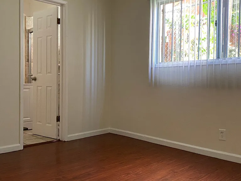 1475 Venice Blvd. — Photo 13