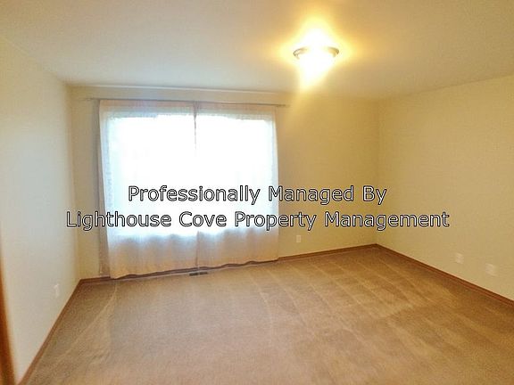 2nd image of 1561 Thompson Dr