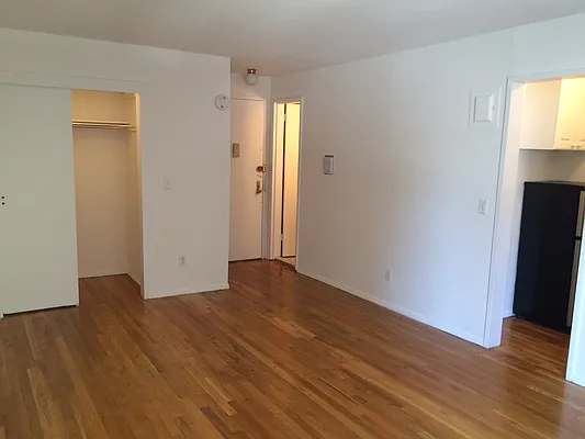 Rented by Acacia Realty | media 11