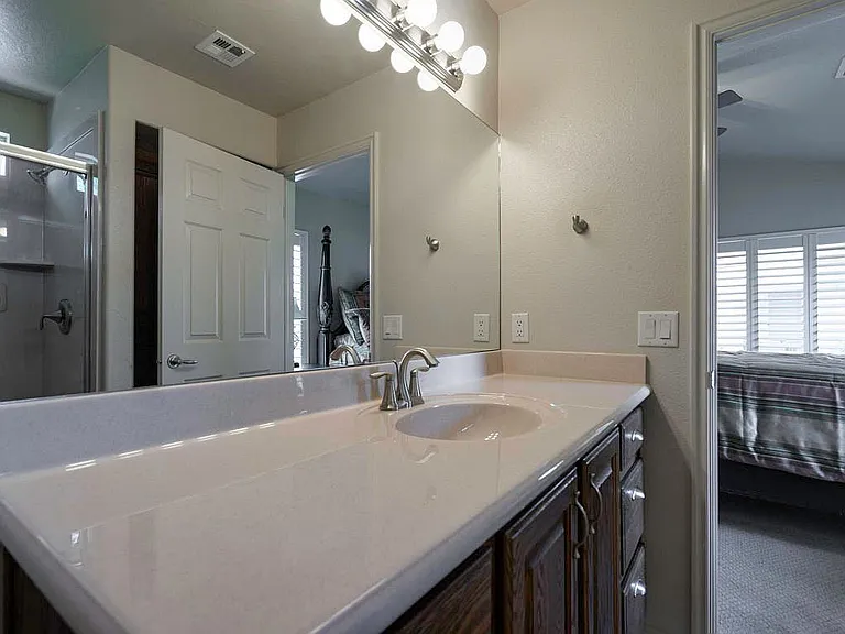 4592 S Elrose Dr — Photo 7