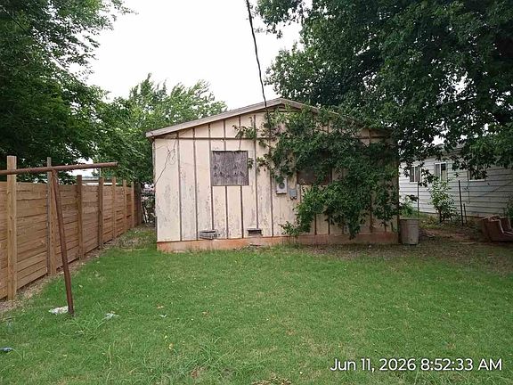 5th image of 1726 SW 14th Pl