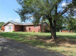 803 W Rankin Ave, Checotah, OK 74426