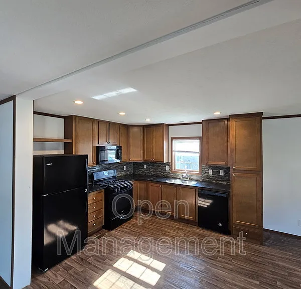511 E 1st St #25 — Photo 1