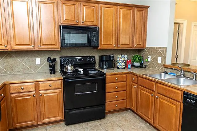 7300 Burbank Dr — Photo 11