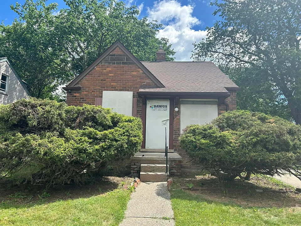 5290 University Pl