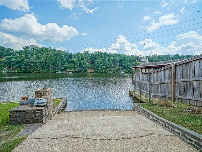 1807 Lakeshore Dr #C — Photo 27
